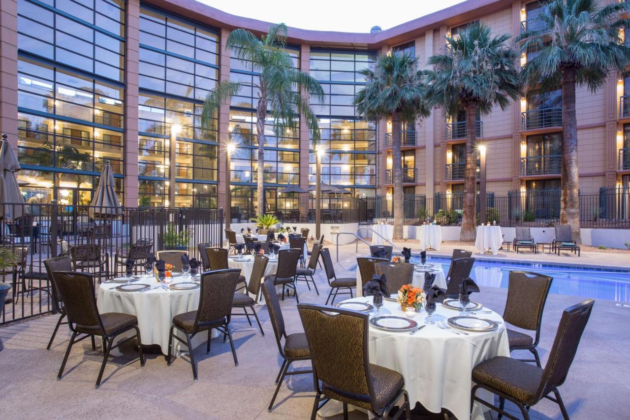 Embassy Suites By Hilton Phoenix Biltmore Exterior foto