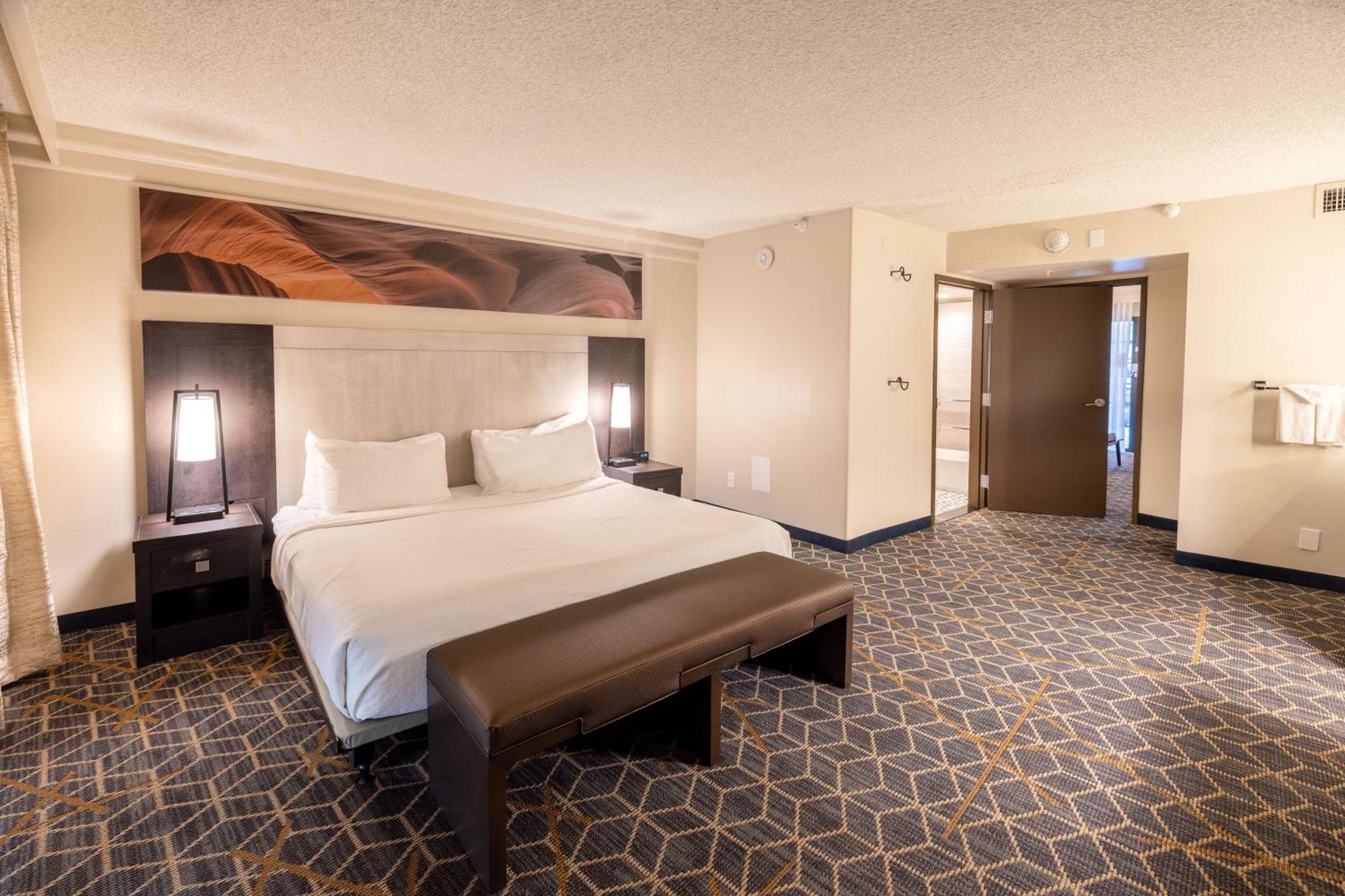 Embassy Suites By Hilton Phoenix Biltmore Exterior foto