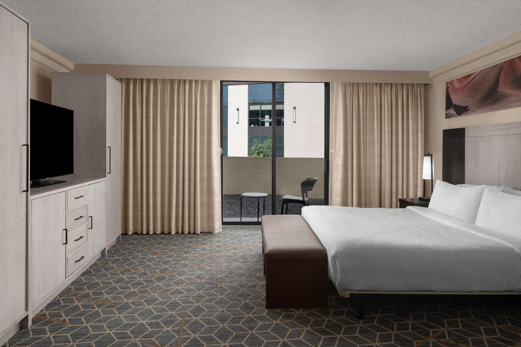 Embassy Suites By Hilton Phoenix Biltmore Exterior foto