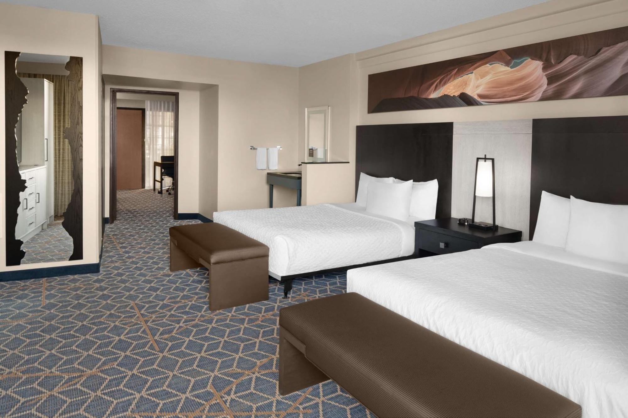 Embassy Suites By Hilton Phoenix Biltmore Exterior foto