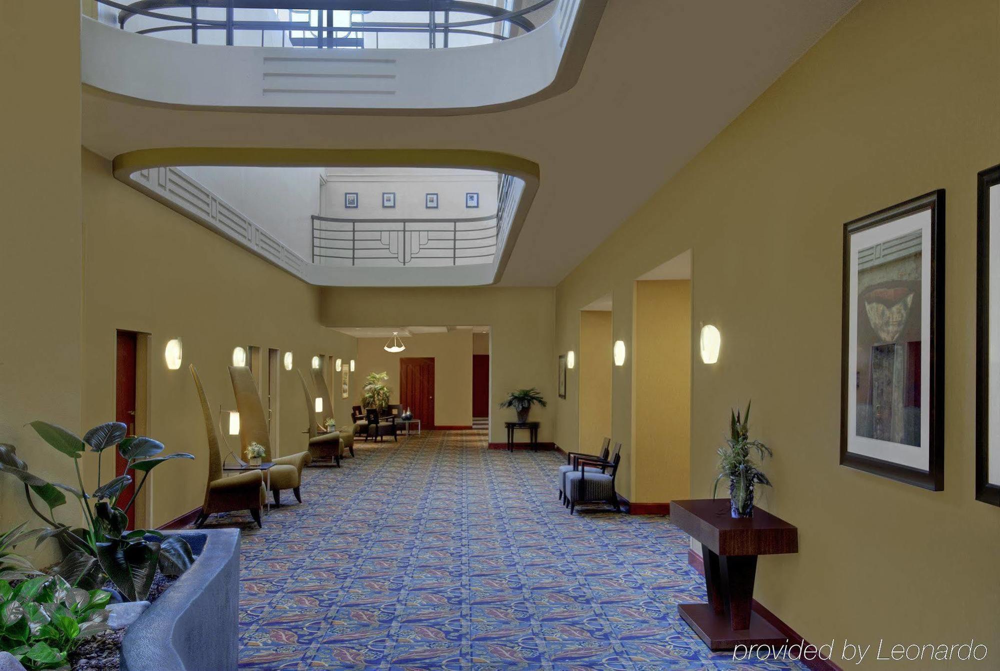Embassy Suites By Hilton Phoenix Biltmore Interior foto